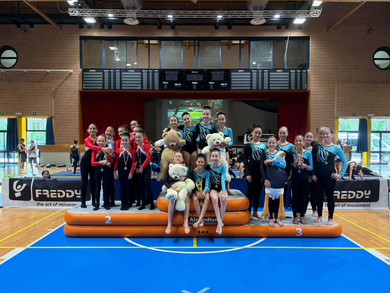 gold A T fem